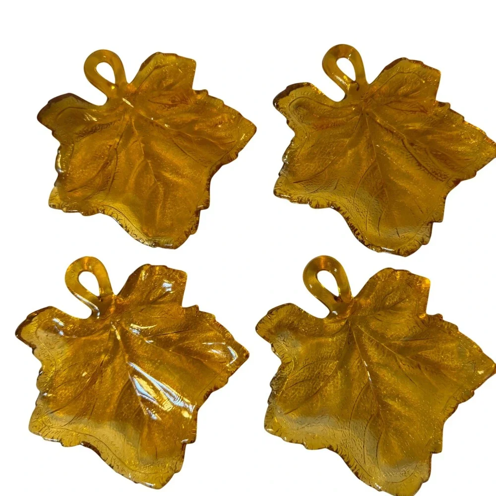 LE Smith Glass Amber Maple Leaf Dishes Set of 4 Gearys Beverly Hills 05218-20